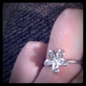 Size 6 daisy ring